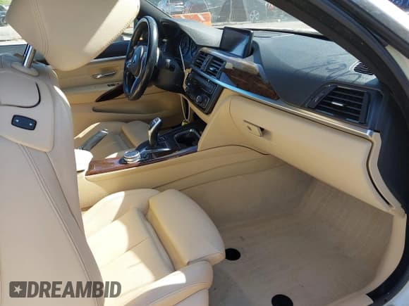 ✅ 2014 BMW 4 Series 435i • VIN: WBA3R1C51EK192103 • Lot: 42127351. Wystawiony na IAAI z przebiegiem 99 023 mil. Bezpłatny archiwum sprzedaży aukcyjnych z USA i szczegółowy raport historii pojazdu na DreamBid. Zdjęcie 5.