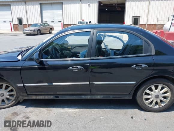 ✅ 2004 Hyundai Sonata GLS • VIN: KMHWF35H54A081162 • Lot: 42458455. Wystawiony na IAAI z przebiegiem 130 067 mil. Bezpłatny archiwum sprzedaży aukcyjnych z USA i szczegółowy raport historii pojazdu na DreamBid. Zdjęcie 13.