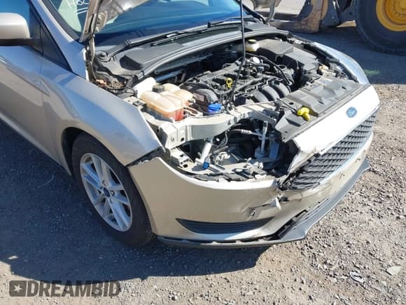 ✅ 2018 Ford Focus SE • VIN: 1FADP3F27JL202508 • Lot: 43385018. Listed on IAAI with 42,121 mi. Free auction sales archive from the USA and detailed vehicle history report at DreamBid. Image 6.