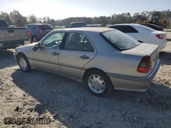 ✅ 1998 Mercedes-Benz C 230/260/280/320 • VIN: WDBHA23G8WA620777 • Lot: 77751154. Listed on Copart with 144,032 mi. Free auction sales archive from the USA and detailed vehicle history report at DreamBid. Image 2.