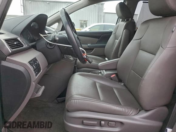 ✅ 2015 Honda Odyssey Touring Elite • VIN: 5FNRL5H94FB104726 • Lot: 96195135. Listed on Copart with 51,594 mi. Free auction sales archive from the USA and detailed vehicle history report at DreamBid. Image 7.