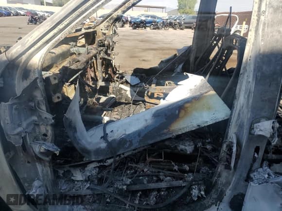 ✅ 2022 Chevrolet Silverado 1500 • VIN: 3GCPACETXNG516322 • Лот: 63135824. Опубликован ранее на Copart с пробегом Не указан. Бесплатный доступ к архиву аукционных продаж из США и подробный отчёт об истории автомобиля на DreamBid. Изображение 7.