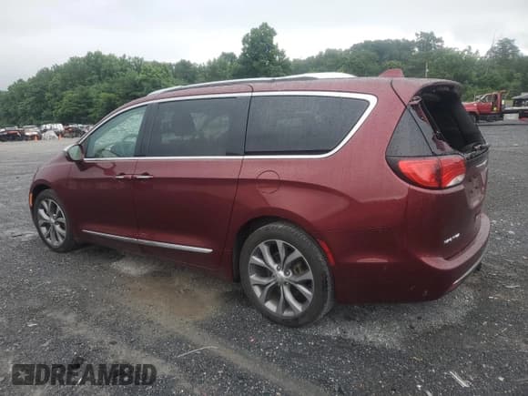 ✅ 2018 Chrysler Pacifica Limited • VIN: 2C4RC1GG3JR295240 • Lot: 64669365. Wystawiony na Copart z przebiegiem 87 318 mil. Bezpłatny archiwum sprzedaży aukcyjnych z USA i szczegółowy raport historii pojazdu na DreamBid. Zdjęcie 2.