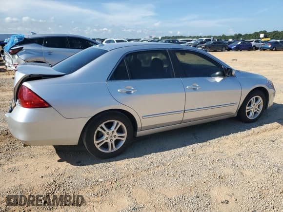 ✅ 2006 Honda Accord EX-L • VIN: 1HGCM56886A056610 • Lot: 69246795. Wystawiony na Copart z przebiegiem 207 627 mil. Bezpłatny archiwum sprzedaży aukcyjnych z USA i szczegółowy raport historii pojazdu na DreamBid. Zdjęcie 3.