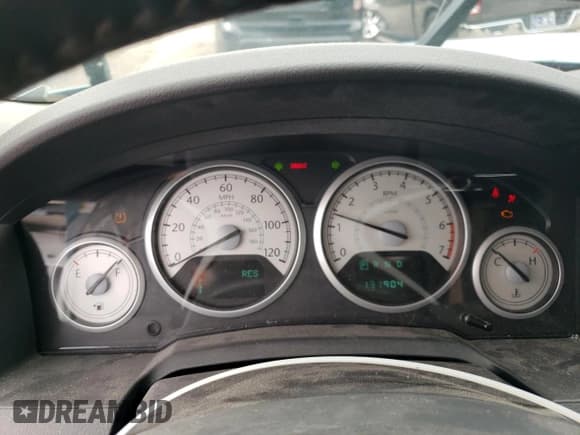 ✅ 2010 Chrysler Town & Country Touring Plus • VIN: 2A4RR8DX0AR494185 • Lot: 68684335. Wystawiony na Copart z przebiegiem 131 904 mil. Bezpłatny archiwum sprzedaży aukcyjnych z USA i szczegółowy raport historii pojazdu na DreamBid. Zdjęcie 9.