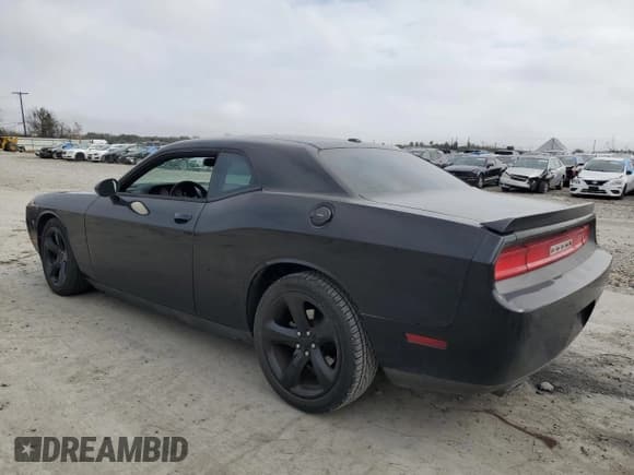 ✅ 2014 Dodge Challenger R/T Classic • VIN: 2C3CDYBT3EH242179 • Lot: 43956745. Wystawiony na Copart z przebiegiem 57 368 mil. Bezpłatny archiwum sprzedaży aukcyjnych z USA i szczegółowy raport historii pojazdu na DreamBid. Zdjęcie 2.