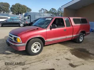 ✅ 1997 Chevrolet S-10 LS • VIN: 1GCCS1949V8199111 • Лот: 83859454. Опубликован ранее на Copart с пробегом 147 455 миль. Бесплатный доступ к архиву аукционных продаж из США и подробный отчёт об истории автомобиля на DreamBid. Изображение 1.