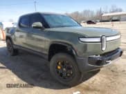 ✅ 2022 Rivian R1T Launch Edition • VIN: 7FCTGAAL5NN004623 • Lot: 47966085. Wystawiony na Copart z przebiegiem 28 798 mil. Bezpłatny archiwum sprzedaży aukcyjnych z USA i szczegółowy raport historii pojazdu na DreamBid. Zdjęcie 4.