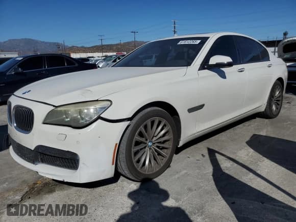✅ 2014 BMW 7 Series 740i • VIN: WBAYA6C50ED144560 • Lot: 64113155. Wystawiony na Copart z przebiegiem 122 004 mil. Bezpłatny archiwum sprzedaży aukcyjnych z USA i szczegółowy raport historii pojazdu na DreamBid. Zdjęcie 1.