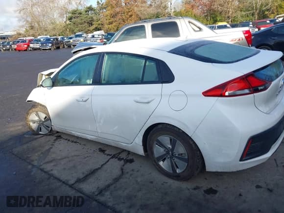 ✅ 2020 Hyundai Ioniq Blue • VIN: KMHC65LC0LU239135 • Lot: 41493510. Wystawiony na IAAI z przebiegiem Nie podano. Bezpłatny archiwum sprzedaży aukcyjnych z USA i szczegółowy raport historii pojazdu na DreamBid. Zdjęcie 15.
