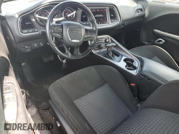 ✅ 2020 Dodge Challenger GT • VIN: 2C3CDZKG1LH247659 • Lot: 62242104. Wystawiony na Copart z przebiegiem 47 591 mil. Bezpłatny archiwum sprzedaży aukcyjnych z USA i szczegółowy raport historii pojazdu na DreamBid. Zdjęcie 8.