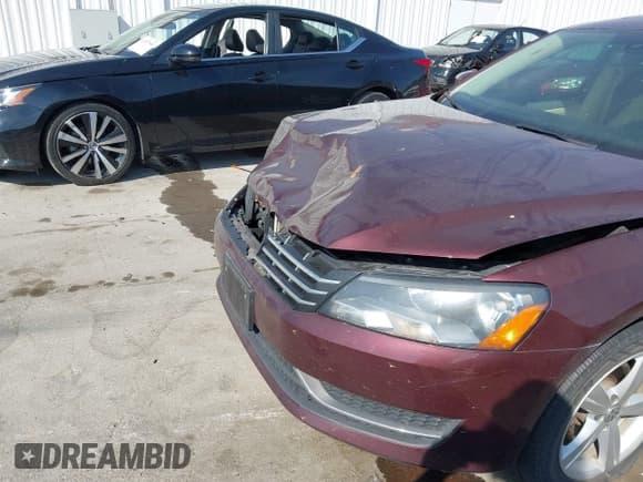 ✅ 2013 Volkswagen Passat SE • VIN: 1VWBN7A38DC089667 • Lot: 43227828. Listed on IAAI with 170,101 mi. Free auction sales archive from the USA and detailed vehicle history report at DreamBid. Image 6.