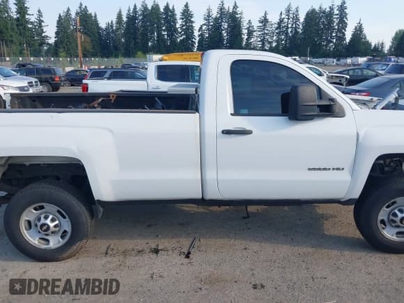 ✅ 2015 Chevrolet Silverado 2500HD Work Truck • VIN: 1GC0CUEG4FZ105505 • Лот: 43070720. Опубликован ранее на IAAI с пробегом Не указан. Бесплатный доступ к архиву аукционных продаж из США и подробный отчёт об истории автомобиля на DreamBid. Изображение 13.