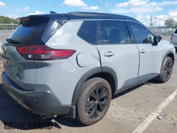 ✅ 2023 Nissan Rogue SV • VIN: JN8BT3BB1PW202695 • Lot: 43319662. Wystawiony na IAAI z przebiegiem 30 179 mil. Bezpłatny archiwum sprzedaży aukcyjnych z USA i szczegółowy raport historii pojazdu na DreamBid. Zdjęcie 4.