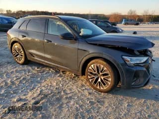 ✅ 2024 Audi Q8 e-tron Premium Plus • VIN: WA15AAGE3RB052230 • Лот: 85685314. Опубликован ранее на Copart с пробегом 9 250 миль. Бесплатный доступ к архиву аукционных продаж из США и подробный отчёт об истории автомобиля на DreamBid. Изображение 4.