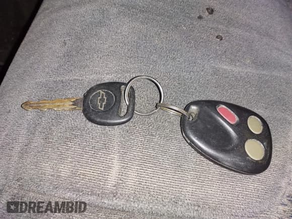 ✅ 2003 Chevrolet Silverado 2500HD LS • VIN: 1GCHK29UX3Z133797 • Lot: 43863409. Wystawiony na IAAI z przebiegiem Nie podano. Bezpłatny archiwum sprzedaży aukcyjnych z USA i szczegółowy raport historii pojazdu na DreamBid. Zdjęcie 11.