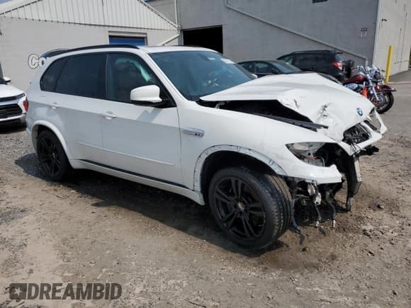 ✅ 2012 BMW X5 M • VIN: 5YMGY0C59CLK27809 • Lot: 60211705. Wystawiony na Copart z przebiegiem Nie podano. Bezpłatny archiwum sprzedaży aukcyjnych z USA i szczegółowy raport historii pojazdu na DreamBid. Zdjęcie 4.