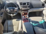 ✅ 2009 Toyota Highlander Limited • VIN: JTEDS42A392093134 • Lot: 87004755. Listed on Copart with 203,308 mi. Free auction sales archive from the USA and detailed vehicle history report at DreamBid. Image 8.