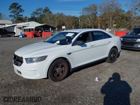 ✅ 2019 Ford Police Interceptor • VIN: 1FAHP2MT3KG103508 • Lot: 41299459. Wystawiony na IAAI z przebiegiem 33 138 mil. Bezpłatny archiwum sprzedaży aukcyjnych z USA i szczegółowy raport historii pojazdu na DreamBid. Zdjęcie 2.
