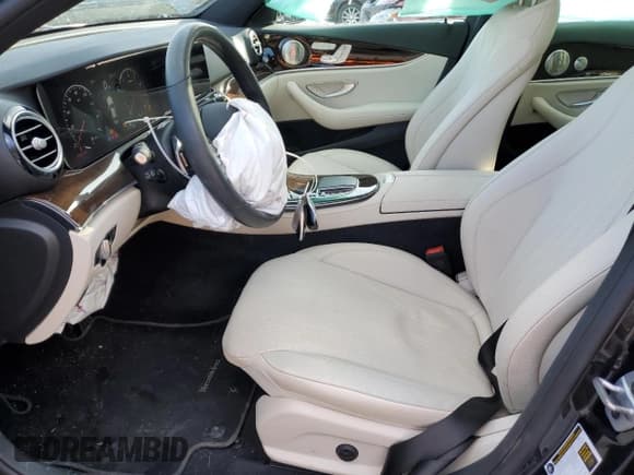 ✅ 2022 Mercedes-Benz E 350 • VIN: W1KZF8EB7NB038941 • Lot: 45386235. Listed on Copart with 13,318 mi. Free auction sales archive from the USA and detailed vehicle history report at DreamBid. Image 7.