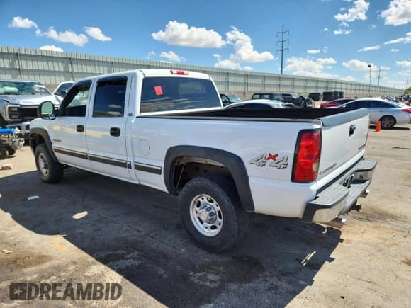 ✅ 2001 Chevrolet Silverado 2500HD LS • VIN: 1GCHK23U91F165101 • Лот: 80458145. Опубликован ранее на Copart с пробегом 153 326 миль. Бесплатный доступ к архиву аукционных продаж из США и подробный отчёт об истории автомобиля на DreamBid. Изображение 2.