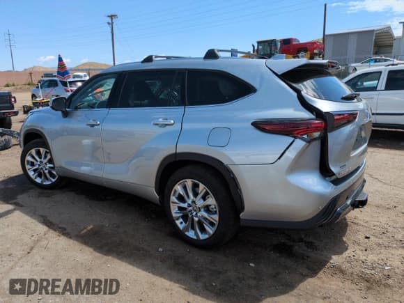 ✅ 2025 Toyota Highlander LE • VIN: 5TDKDRAH3SS555482 • Лот: 67095145. Опубликован ранее на Copart с пробегом 8 436 миль. Бесплатный доступ к архиву аукционных продаж из США и подробный отчёт об истории автомобиля на DreamBid. Изображение 2.