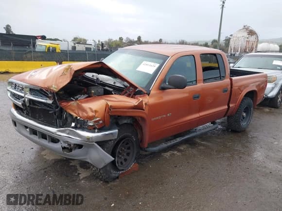 ✅ 2000 Dodge Dakota Sport • VIN: 1B7GG2AN7YS645552 • Lot: 41811635. Wystawiony na IAAI z przebiegiem 194 498 mil. Bezpłatny archiwum sprzedaży aukcyjnych z USA i szczegółowy raport historii pojazdu na DreamBid. Zdjęcie 2.