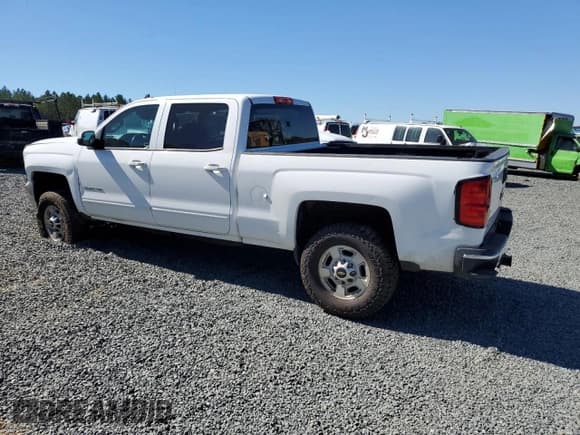 ✅ 2015 Chevrolet Silverado 2500HD LT • VIN: 1GC1CVEG0FF570391 • Lot: 82513765. Wystawiony na Copart z przebiegiem 145 314 mil. Bezpłatny archiwum sprzedaży aukcyjnych z USA i szczegółowy raport historii pojazdu na DreamBid. Zdjęcie 2.