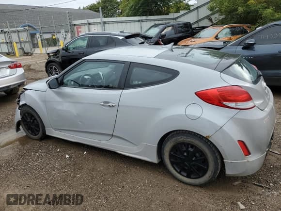 ✅ 2013 Hyundai Veloster w/Gray Int • VIN: KMHTC6AD3DU127909 • Lot: 72086624. Wystawiony na Copart z przebiegiem 101 775 mil. Bezpłatny archiwum sprzedaży aukcyjnych z USA i szczegółowy raport historii pojazdu na DreamBid. Zdjęcie 2.