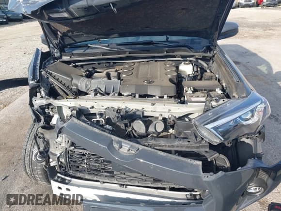 ✅ 2024 Toyota 4Runner SR5 • VIN: JTEMU5JR6R6246539 • Lot: 43453474. Listed on IAAI with 36,752 mi. Free auction sales archive from the USA and detailed vehicle history report at DreamBid. Image 10.