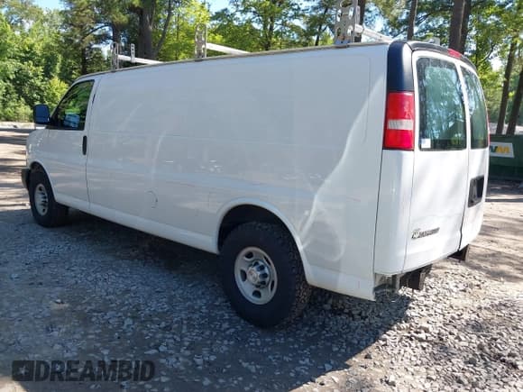 ✅ 2017 Chevrolet Express Cargo • VIN: 1GCZGHFF9H1136193 • Lot: 42502511. Listed on IAAI with 149,458 mi. Free auction sales archive from the USA and detailed vehicle history report at DreamBid. Image 3.
