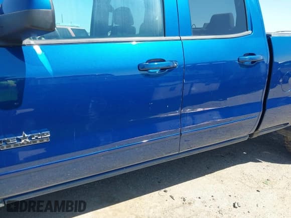 ✅ 2019 Chevrolet Silverado 1500 LT • VIN: 2GCRCPEC8K1123045 • Lot: 42690627. Wystawiony na IAAI z przebiegiem 66 208 mil. Bezpłatny archiwum sprzedaży aukcyjnych z USA i szczegółowy raport historii pojazdu na DreamBid. Zdjęcie 6.