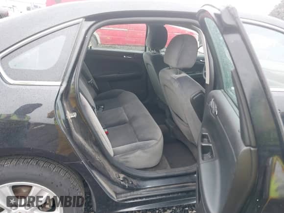 ✅ 2012 Chevrolet Impala LS Fleet • VIN: 2G1WF5E3XC1170795 • Lot: 43631735. Wystawiony na IAAI z przebiegiem 205 045 mil mil. Skorzystaj z bezpłatnego archiwum sprzedaży aukcyjnych z USA i zobacz szczegółowy raport historii pojazdu na DreamBid. Zdjęcie 8.