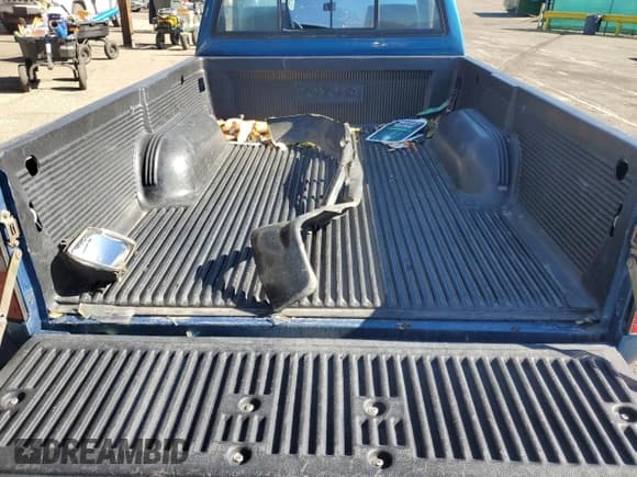 ✅ 1994 Toyota Pickup • VIN: 4TARN81A7RZ299599 • Лот: 91055235. Опубликован ранее на Copart с пробегом 169 842 миль. Бесплатный доступ к архиву аукционных продаж из США и подробный отчёт об истории автомобиля на DreamBid. Изображение 10.