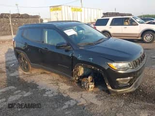 2020 Jeep Compass Latitude z VIN 3C4NJDBB7LT209493, wystawiony jako IAAI lot #42560576 z przebiegiem 50 064 mil mil oraz . Historia ofert i sprzedaży dostępna na DreamBid. Obrazek 1.