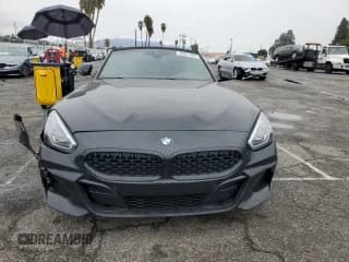 ✅ 2022 BMW Z4 sDrive30i • VIN: WBAHF3C05NWX42863 • Lot: 69271602. Wystawiony na Copart z przebiegiem Nie podano. Bezpłatny archiwum sprzedaży aukcyjnych z USA i szczegółowy raport historii pojazdu na DreamBid. Zdjęcie 5.