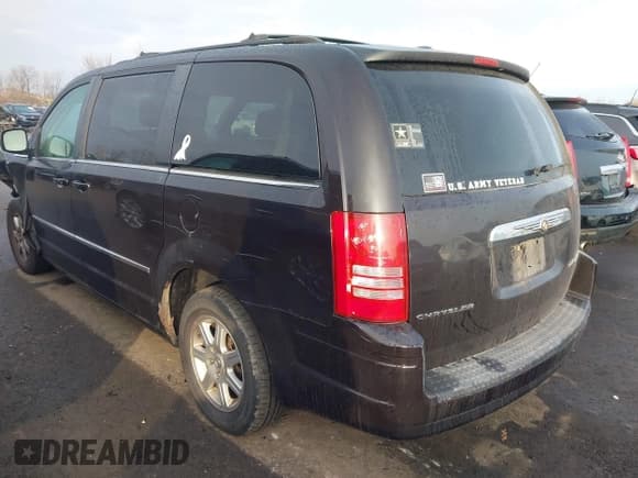 ✅ 2010 Chrysler Town & Country Touring • VIN: 2A4RR5D10AR421893 • Lot: 43745641. Listed on IAAI with 386,110 mi. Free auction sales archive from the USA and detailed vehicle history report at DreamBid. Image 3.