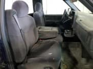 ✅ 2000 GMC Sierra 1500 SLE • VIN: 1GTEK14T4YZ130591 • Лот: 71564235. Опубликован ранее на Copart с пробегом 214 388 миль. Бесплатный доступ к архиву аукционных продаж из США и подробный отчёт об истории автомобиля на DreamBid. Изображение 10.