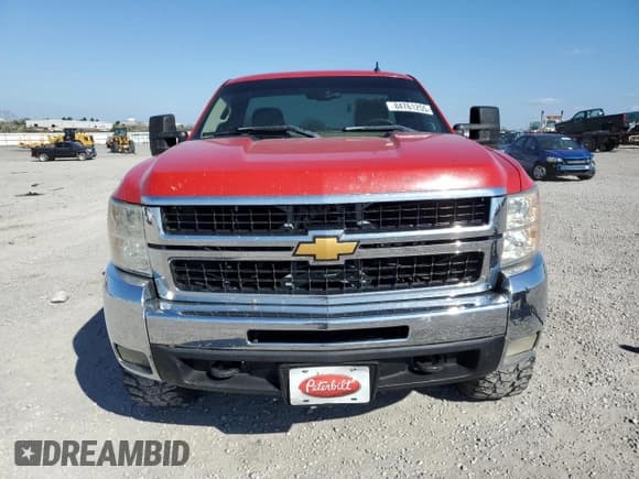 ✅ 2007 Chevrolet Silverado 2500HD 1LT • VIN: 1GCHK24K77E543931 • Lot: 84761255. Wystawiony na Copart z przebiegiem 232 308 mil. Bezpłatny archiwum sprzedaży aukcyjnych z USA i szczegółowy raport historii pojazdu na DreamBid. Zdjęcie 5.