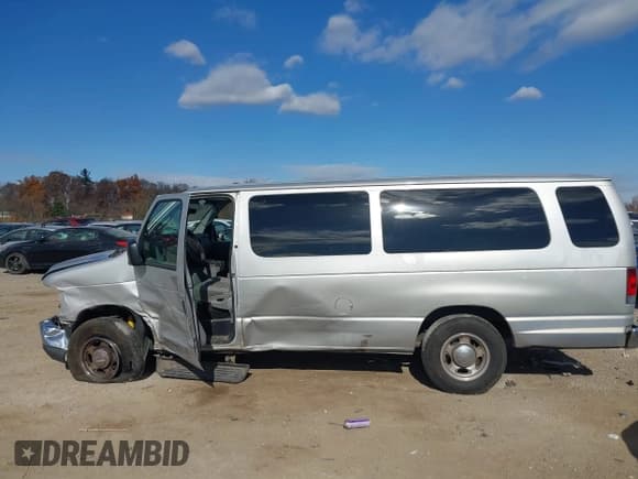 ✅ 2009 Ford Econoline Passenger XL • VIN: 1FBSS31L79DA25503 • Лот: 43681204. Опубликован ранее на IAAI с пробегом 221 890 миль. Бесплатный доступ к архиву аукционных продаж из США и подробный отчёт об истории автомобиля на DreamBid. Изображение 14.