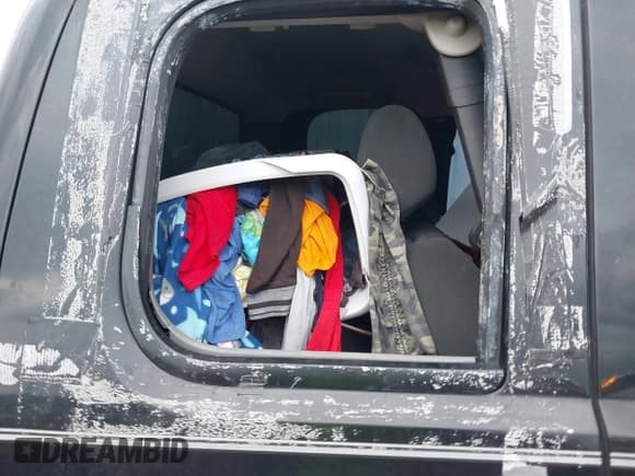 ✅ 2007 Chevrolet Silverado 1500 Work Truck • VIN: 1GCEC19X97Z643665 • Lot: 42704600. Listed on IAAI with 241,138 mi. Free auction sales archive from the USA and detailed vehicle history report at DreamBid. Image 8.