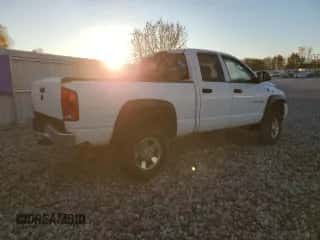 2004 Dodge 3500 SLT z VIN 3D7LU38C94G182368, wystawiony jako Copart lot #77501784 z przebiegiem 296 538 mil mil oraz Czysty tytuł • Clean title. Historia ofert i sprzedaży dostępna na DreamBid. Obrazek 3.