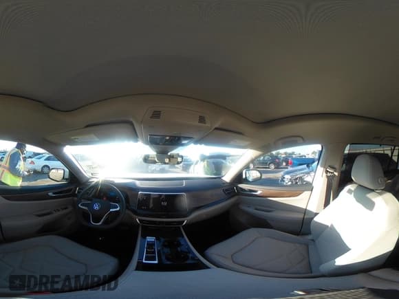 ✅ 2025 Volkswagen Atlas SE • VIN: 1V2JR2CA2SC513129 • Lot: 43617423. Listed on IAAI with 12,914 mi. Free auction sales archive from the USA and detailed vehicle history report at DreamBid. Image 18.