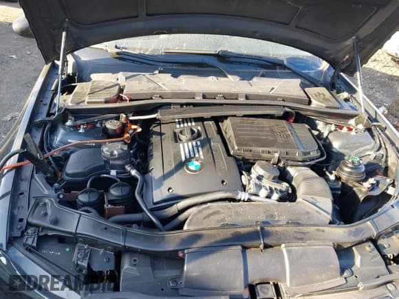 ✅ 2007 BMW 3 Series 335xi • VIN: WBAVD53527A008696 • Lot: 43897546. Listed on IAAI with 181,702 mi. Free auction sales archive from the USA and detailed vehicle history report at DreamBid. Image 6.