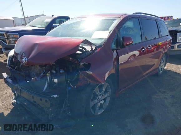 ✅ 2015 Toyota Sienna SE • VIN: 5TDXK3DC6FS528503 • Lot: 42036548. Wystawiony na IAAI z przebiegiem 150 675 mil. Bezpłatny archiwum sprzedaży aukcyjnych z USA i szczegółowy raport historii pojazdu na DreamBid. Zdjęcie 6.