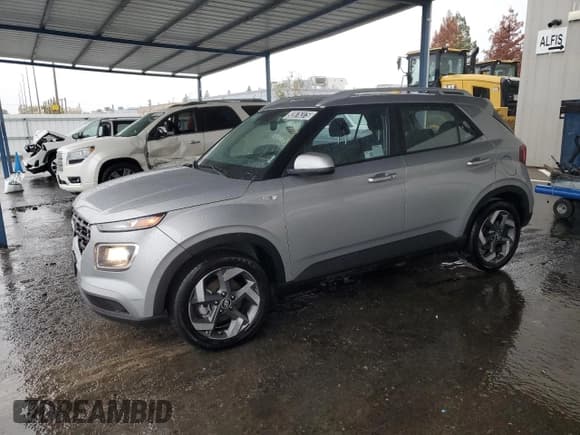 ✅ 2025 Hyundai Venue SEL • VIN: KMHRC8A38SU402815 • Lot: 92876375. Listed on Copart with 4,789 mi. Free auction sales archive from the USA and detailed vehicle history report at DreamBid. Image 1.