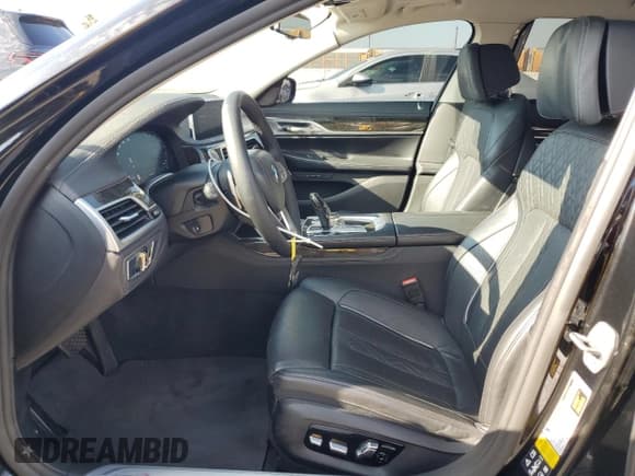 ✅ 2022 BMW 7 Series 740i xDrive • VIN: WBA7T4C02NCJ19258 • Lot: 81633815. Listed on Copart with 50,513 mi. Free auction sales archive from the USA and detailed vehicle history report at DreamBid. Image 7.