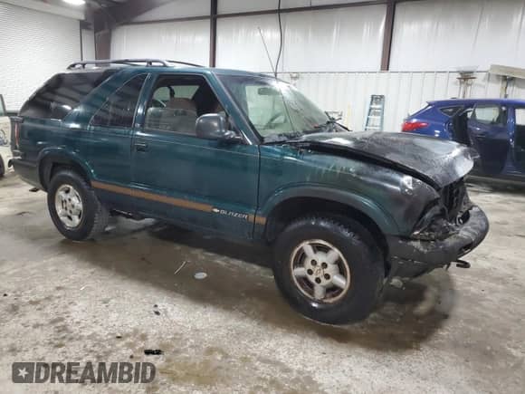 1996 Chevrolet Blazer с VIN 1GNCT18W7TK133678, выставлен на аукционе Copart как лот 67274724 с пробегом Не указан миль и Списание • Salvage title. История ставок и продаж доступна на DreamBid. Изображение 4.