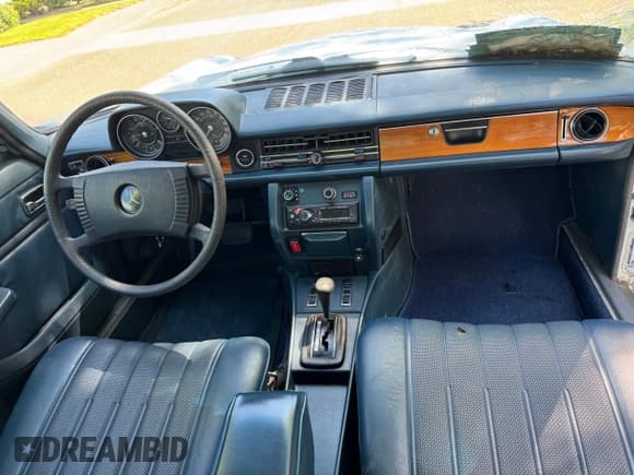 ✅ 1975 Mercedes-Benz 300 • VIN: 11511412026152 • Лот: 56565705. Опубликован ранее на Copart с пробегом 6 172 миль. Бесплатный доступ к архиву аукционных продаж из США и подробный отчёт об истории автомобиля на DreamBid. Изображение 9.