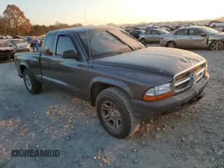 ✅ 2004 Dodge Dakota • VIN: 1D7GL12K94S736963 • Lot: 83074694. Wystawiony na Copart z przebiegiem 153 698 mil. Bezpłatny archiwum sprzedaży aukcyjnych z USA i szczegółowy raport historii pojazdu na DreamBid. Zdjęcie 4.